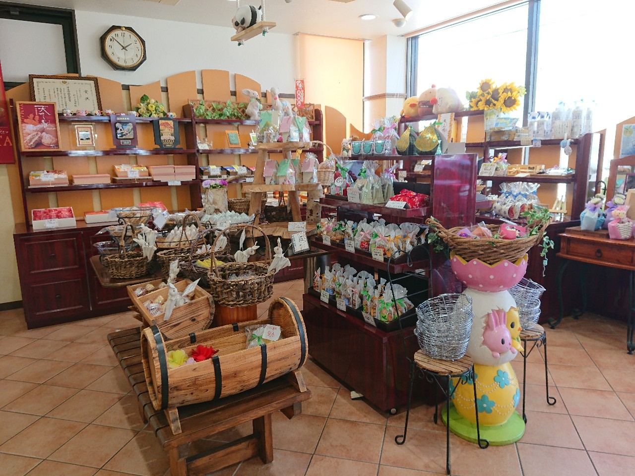 ボンむらやま菓子工房天童中店 店内 (1)