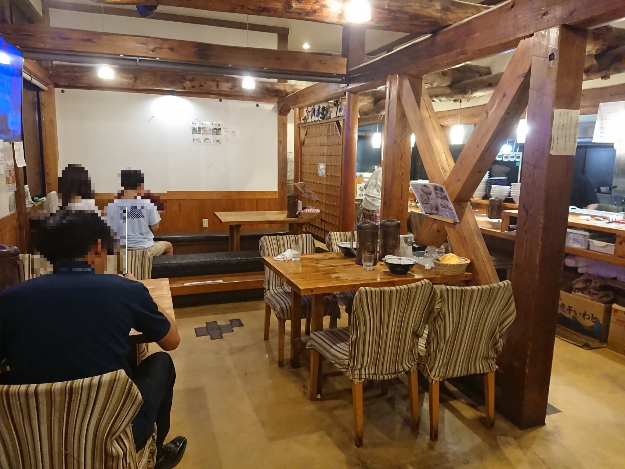 中華蕎麦 春馬 店内