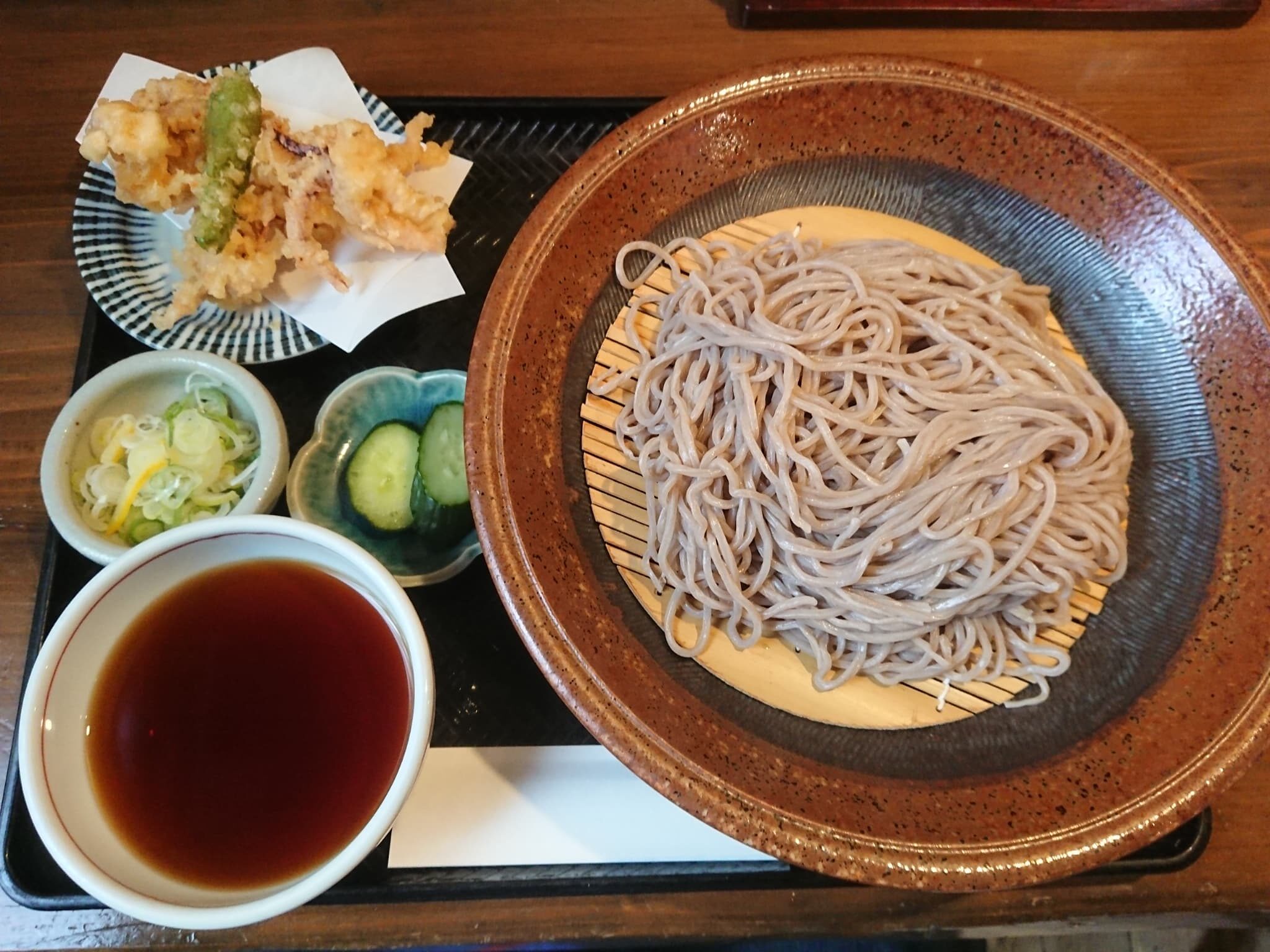 【山形蕎麦レポ】き蕎麦 丸五そば屋 山大前(山形市東原町)｜ボリューム満点！ゲソ天付のもりそばを頂きました