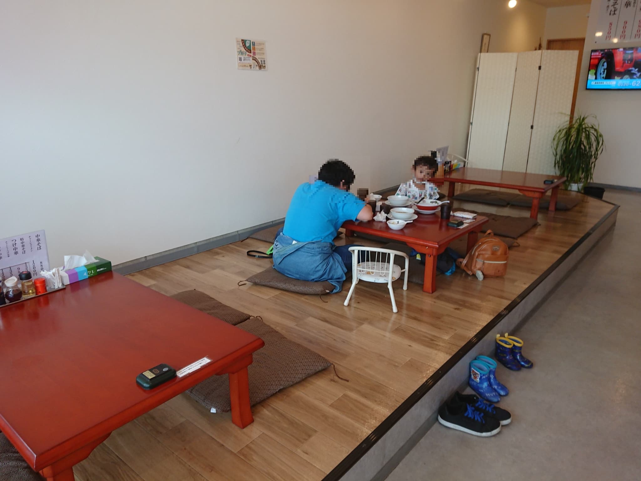 中華そば ヨッチャン 店内 (2)