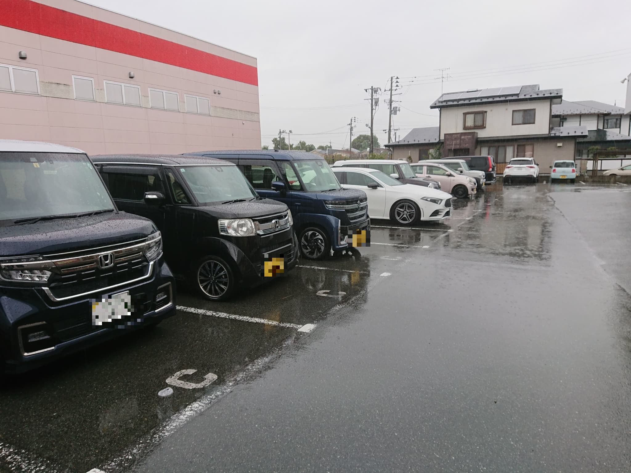 SUKOFRU 東根店 駐車場