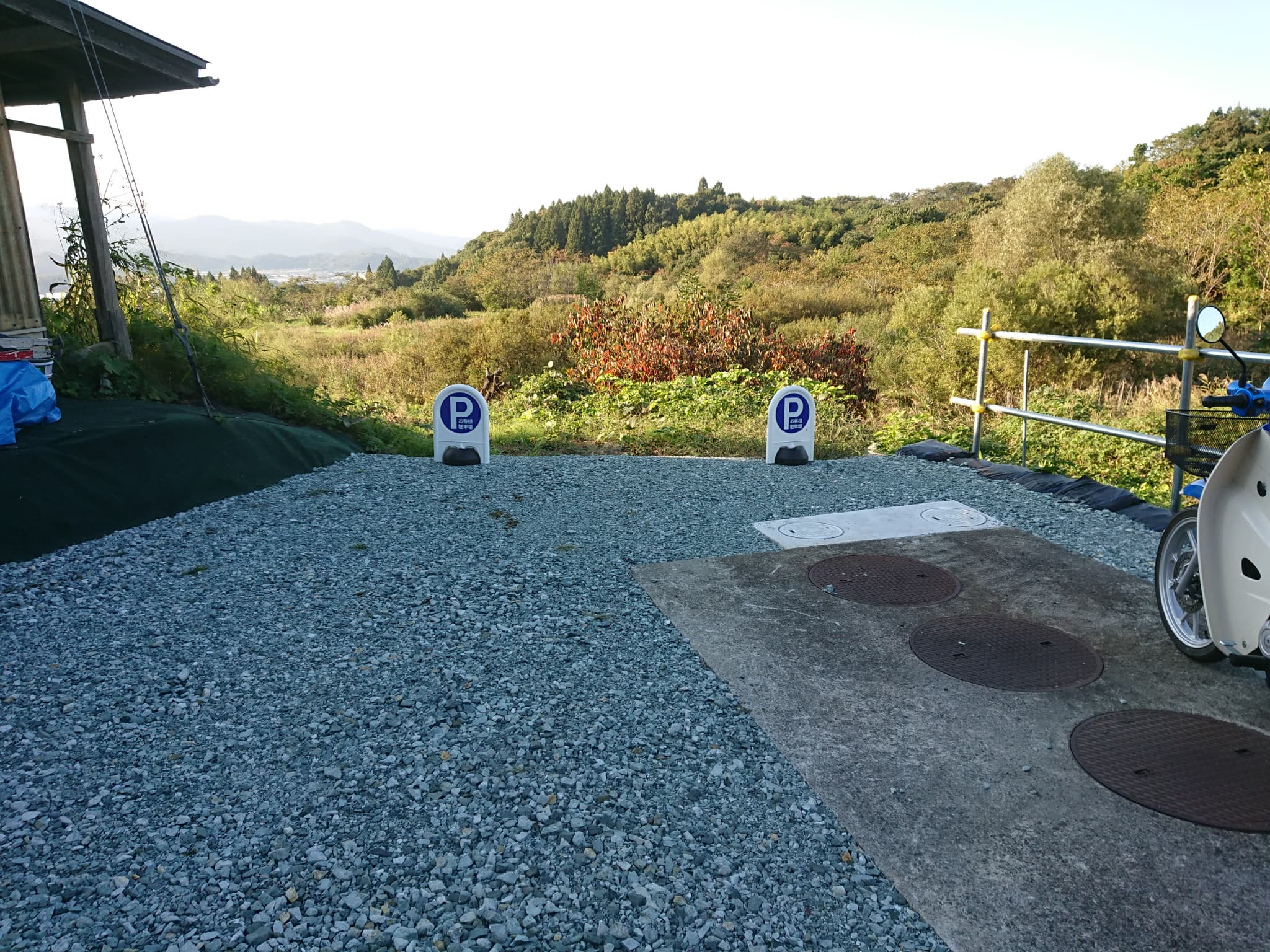 サニープレイスコーヒー 駐車場 (1)