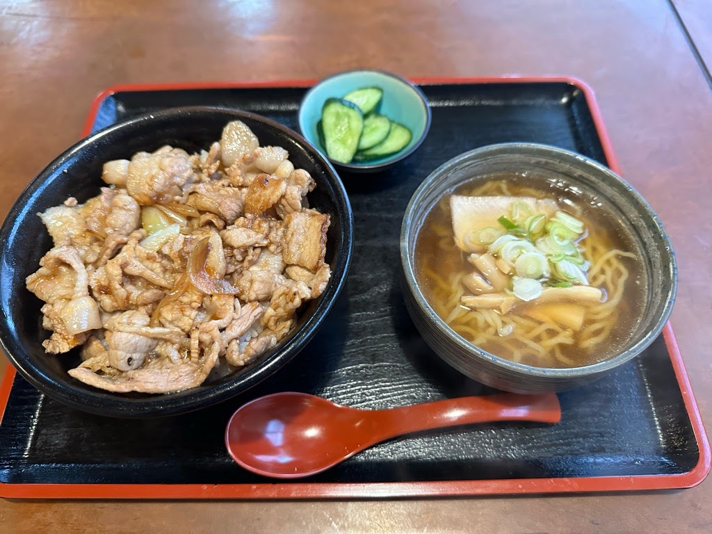 【山形定食レポ】戸城（戸沢村）｜地元民しか知らない看板を持たない大人気食堂！