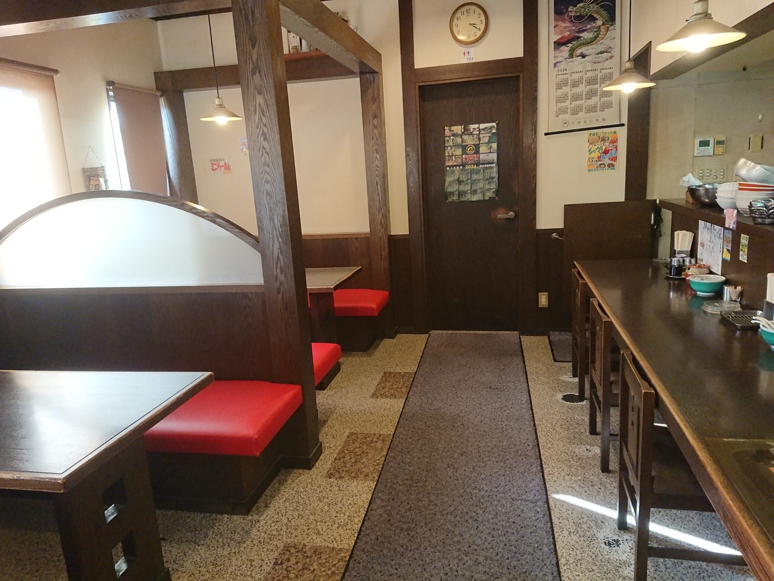 らーめんぬーぼう二代目 店内 (2)