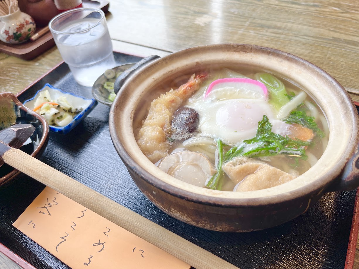 【山形うどんレポ】うどん市 米沢中央店（米沢市中央）｜あっつあつのなべ焼きうどんをいただきました