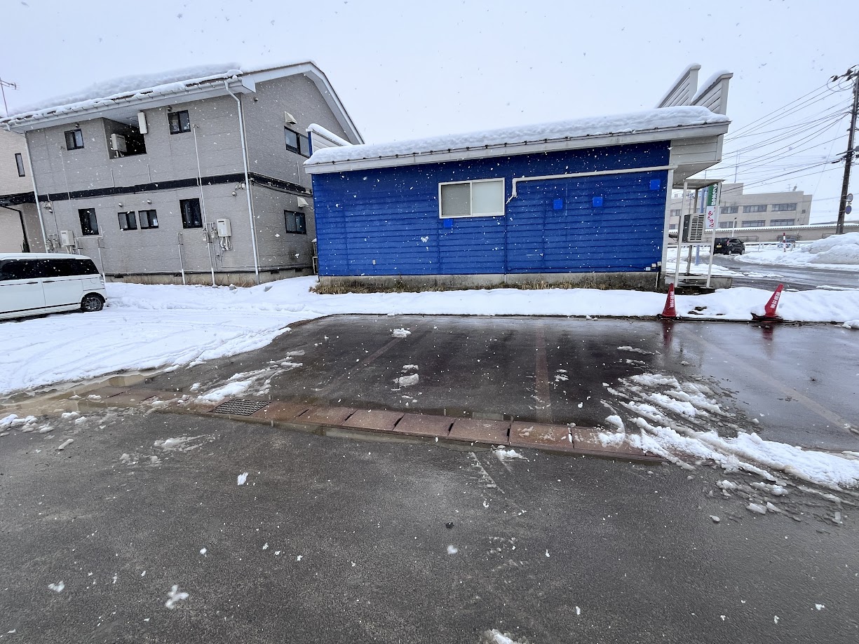 ももすけ_駐車場