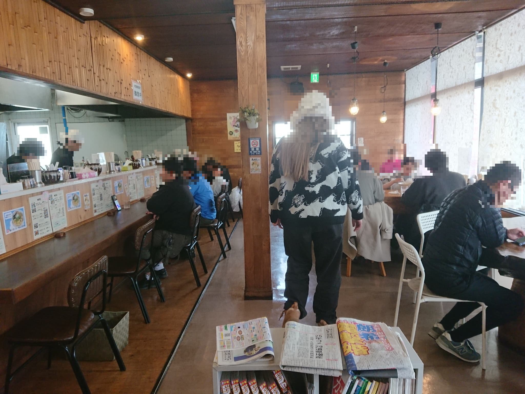 鬼がらし本店 店内 (1)