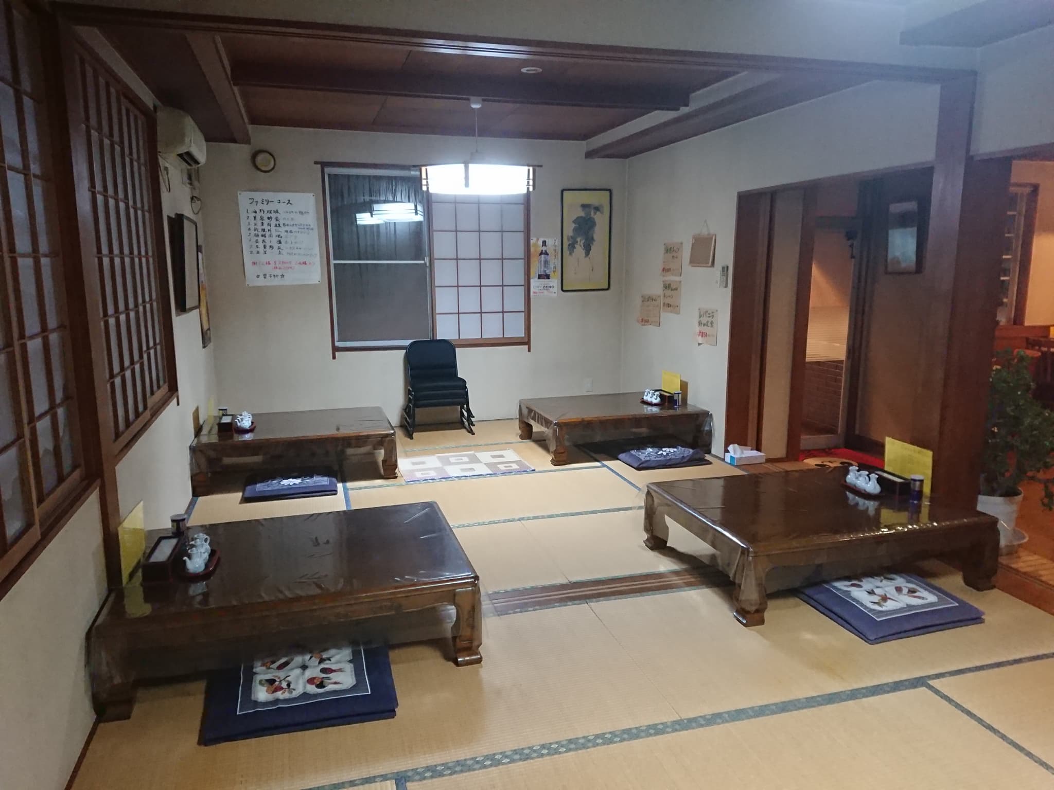 食遊館 茶茶茶　店内 (1)