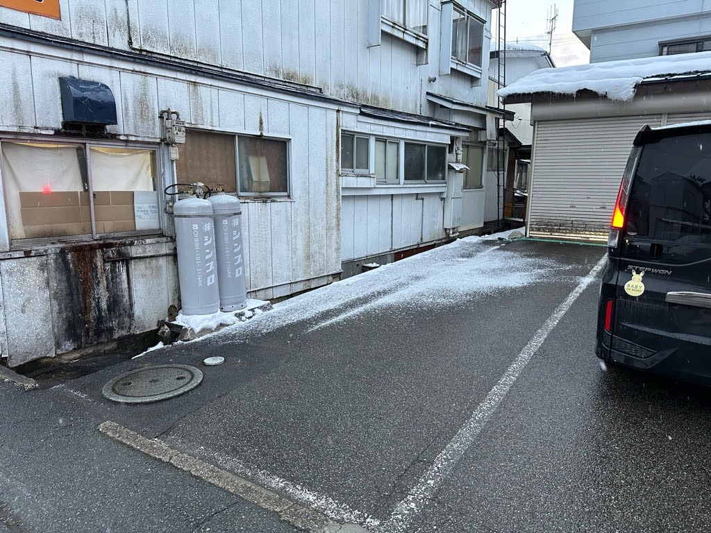 三浦焼ソバ店ｰ駐車場