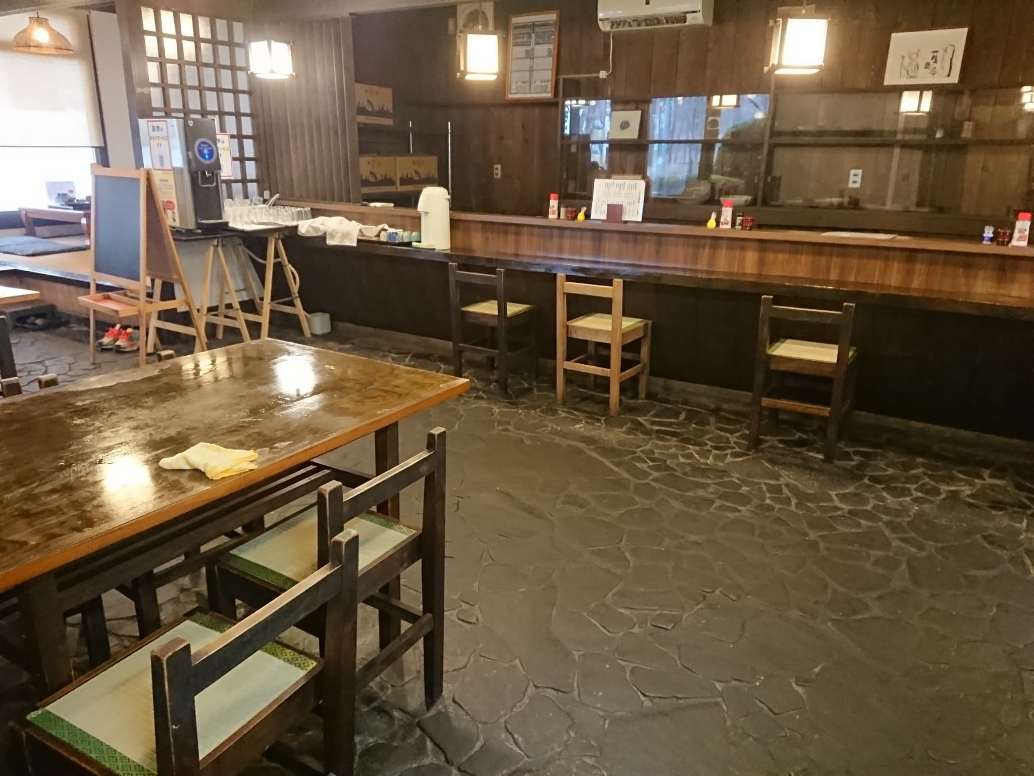 そば処 ヤマモ　店内 (4)