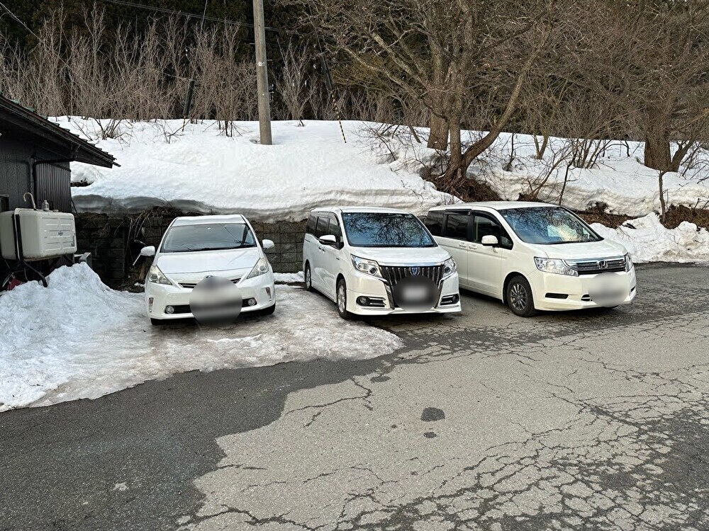手打ちらーめん 紅花ー駐車場1