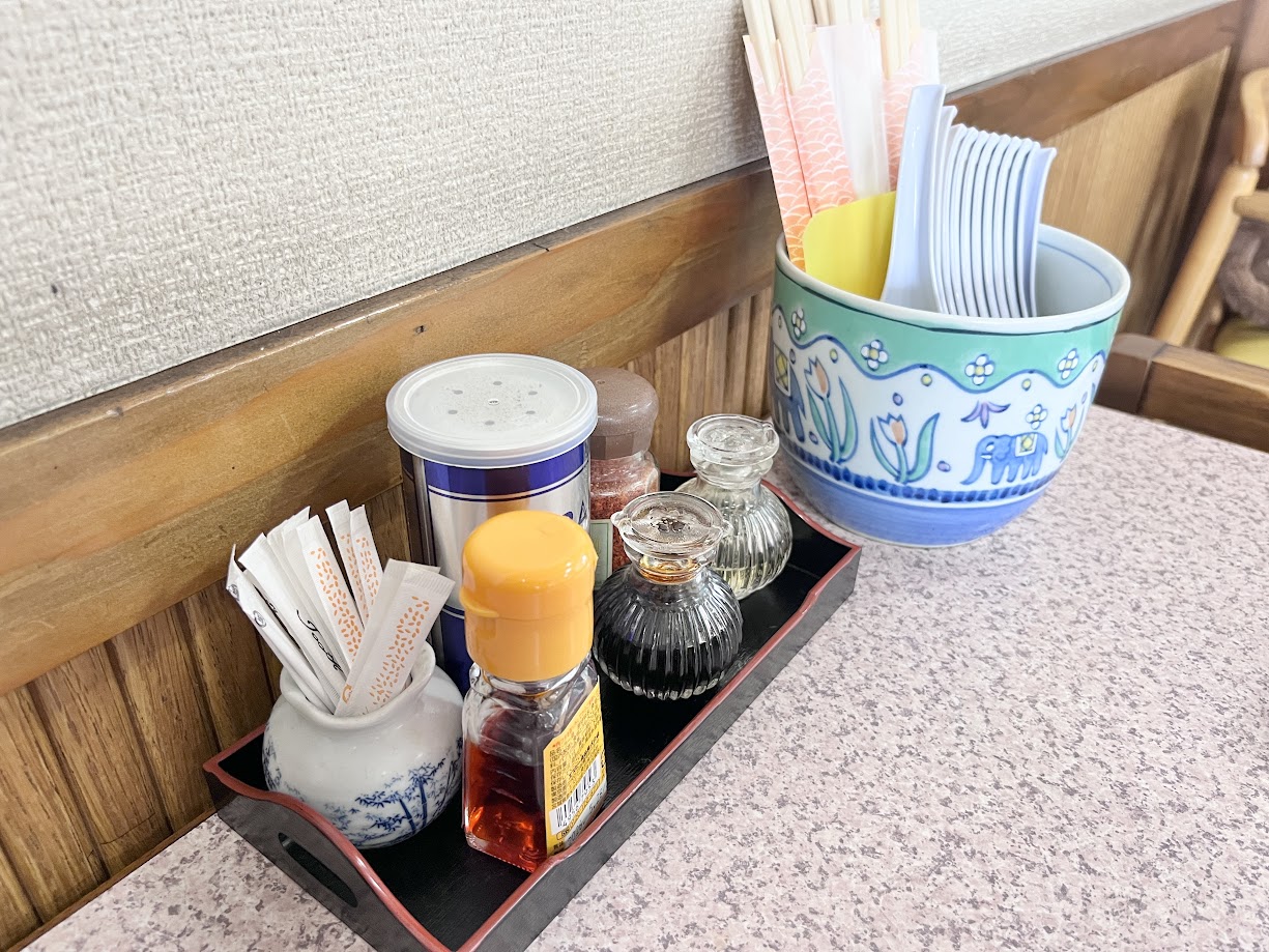 ラーメンとニクキンクマ_店内2