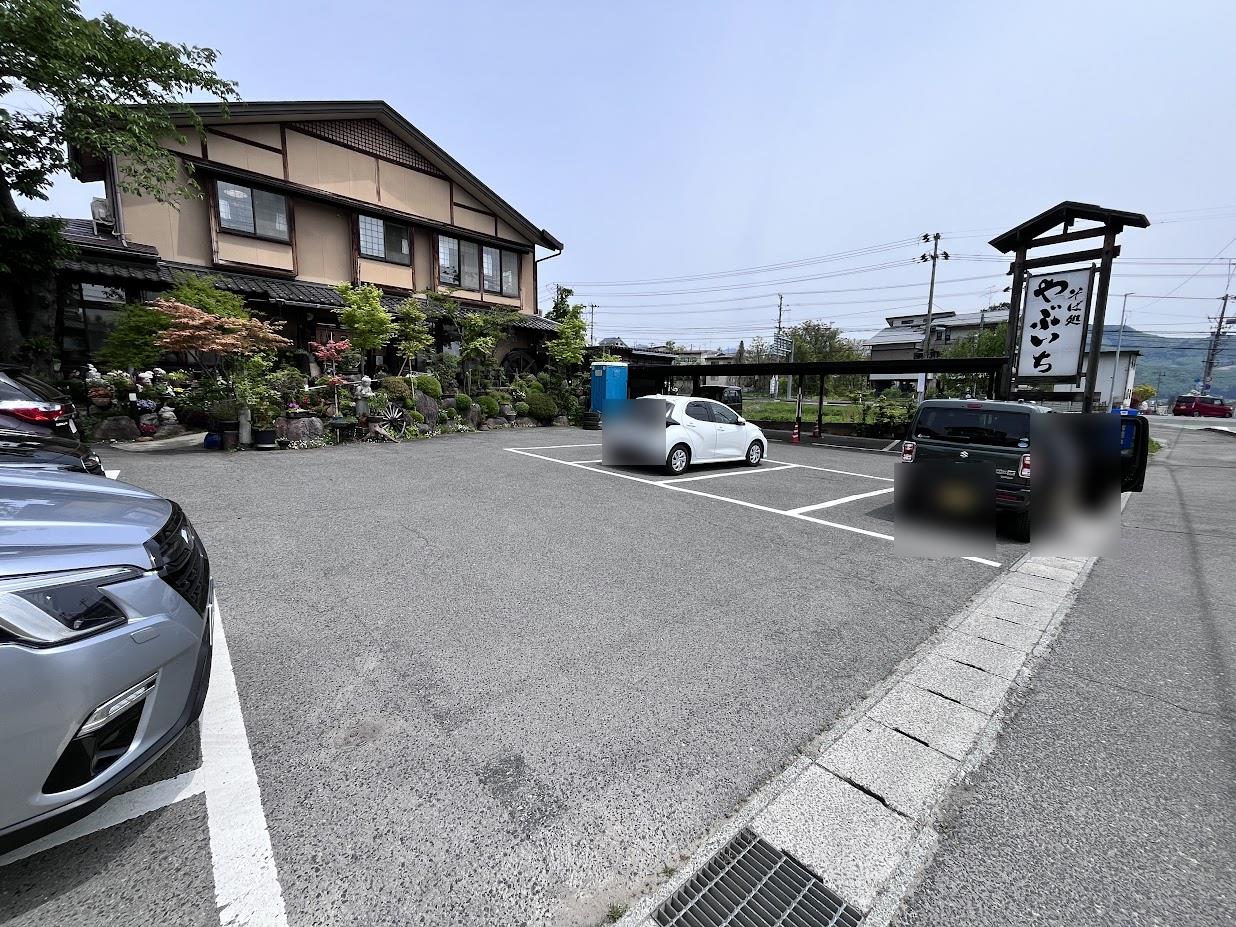 やぶいち_駐車場