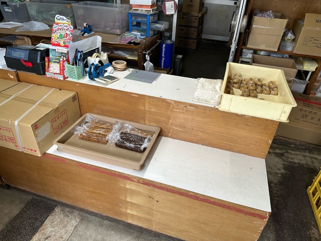 ㈲矢作菓子店 本店ー内観2