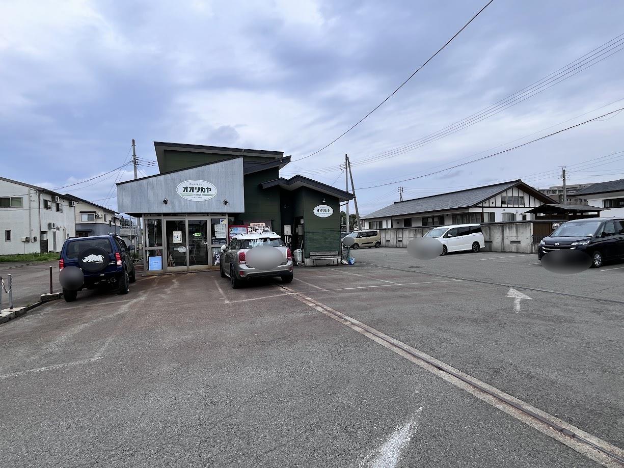 オオツカヤ_駐車場