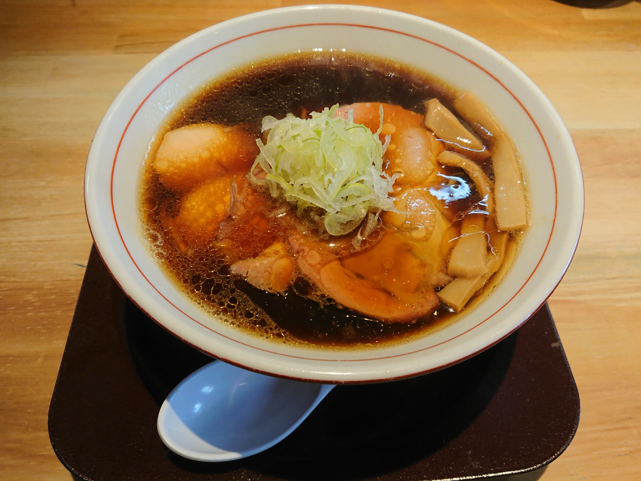【福島ラーメンレポ】らぁ麺おかむら(郡山市大槻町)|福島ご当地ラーメン、郡山ブラックを頂きました