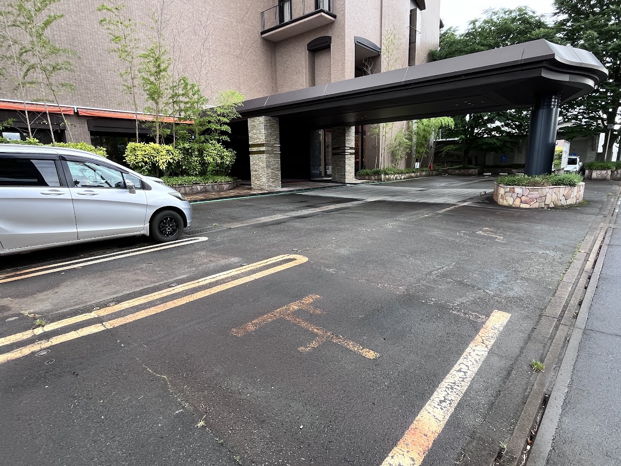 GARDEN BITES_駐車場2