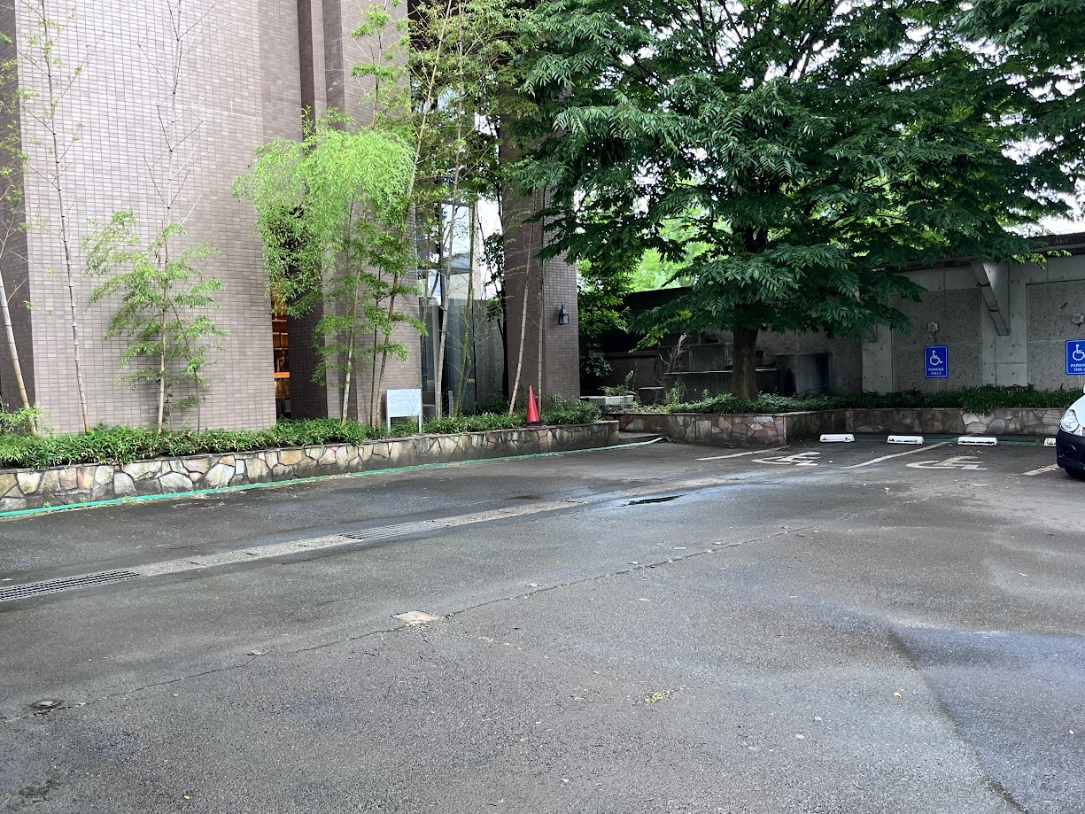 GARDEN BITES_駐車場