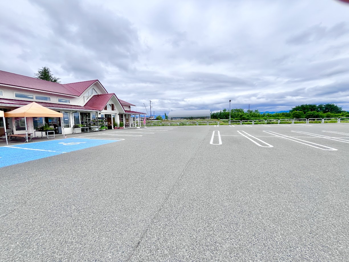 かわにし森のマルシェ_駐車場