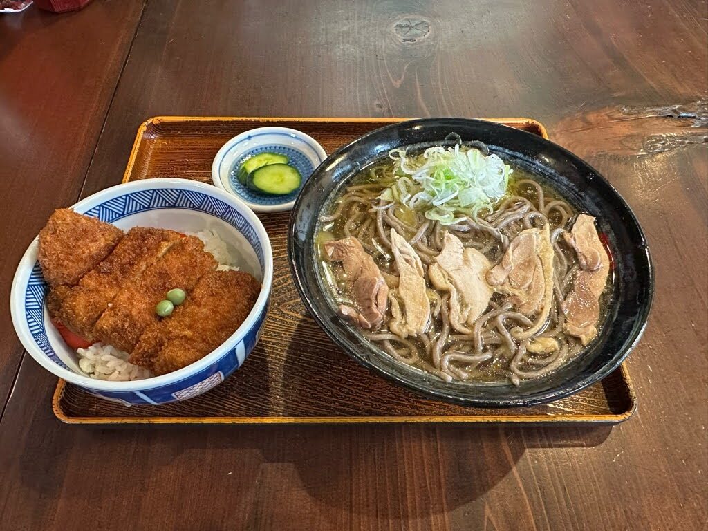 【山形そばレポ】といや ほなみ分店（寒河江市）｜これぞ河北流！肉そばとかつ丼の名店