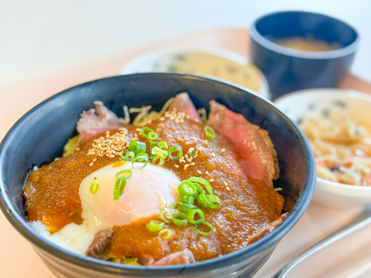 【山形食堂レポ】てんどう市役所食堂~こいっ茶~(天童市)|お腹いっぱい肉を食うならここ!