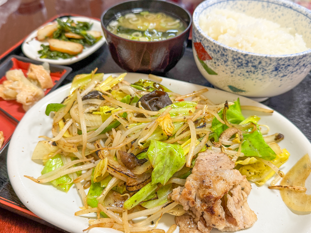 【山形ランチレポ】そば処太郎亭（朝日町）｜絶品ぶつうどんと豊富な定食メニュー