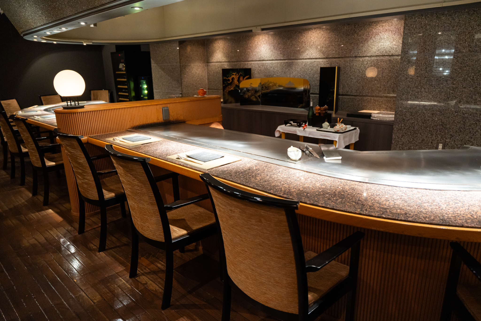 最上亭のカウンター席