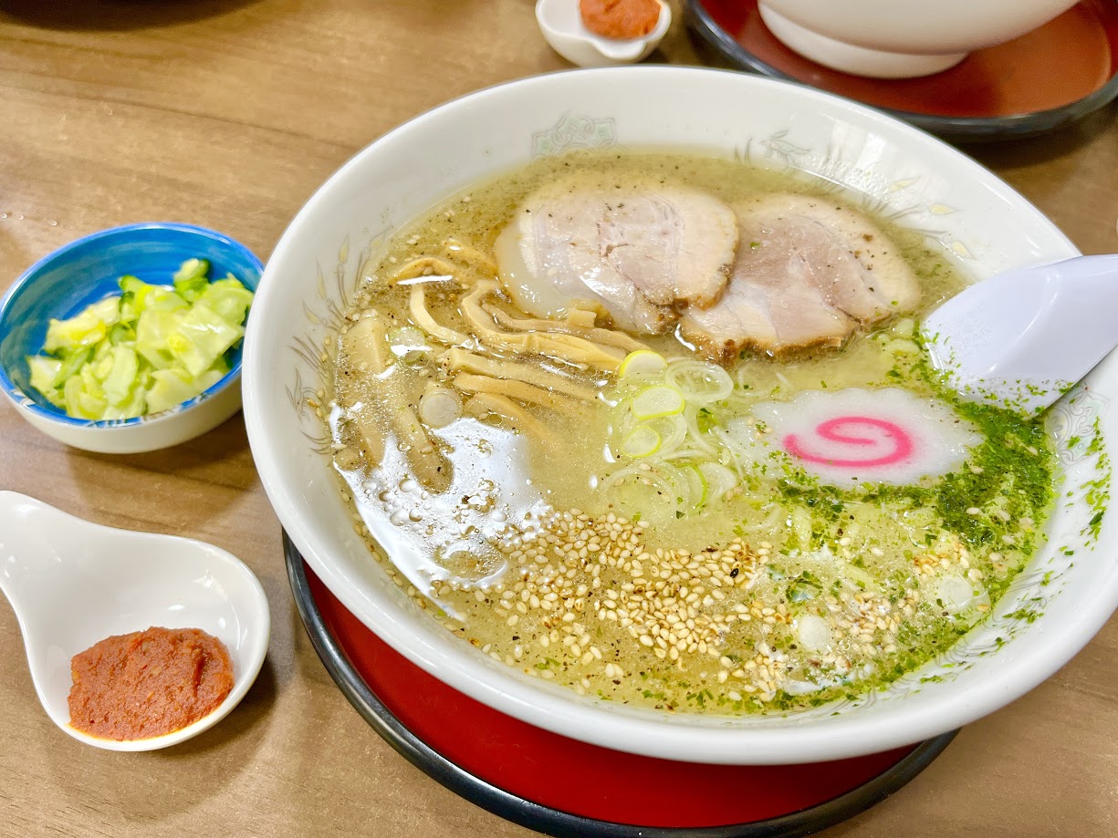 【置賜ラーメンレポ】ら~めん囲ろり(南陽市)|甘めの味噌がクセになる!絶品辛みそを食べてきた