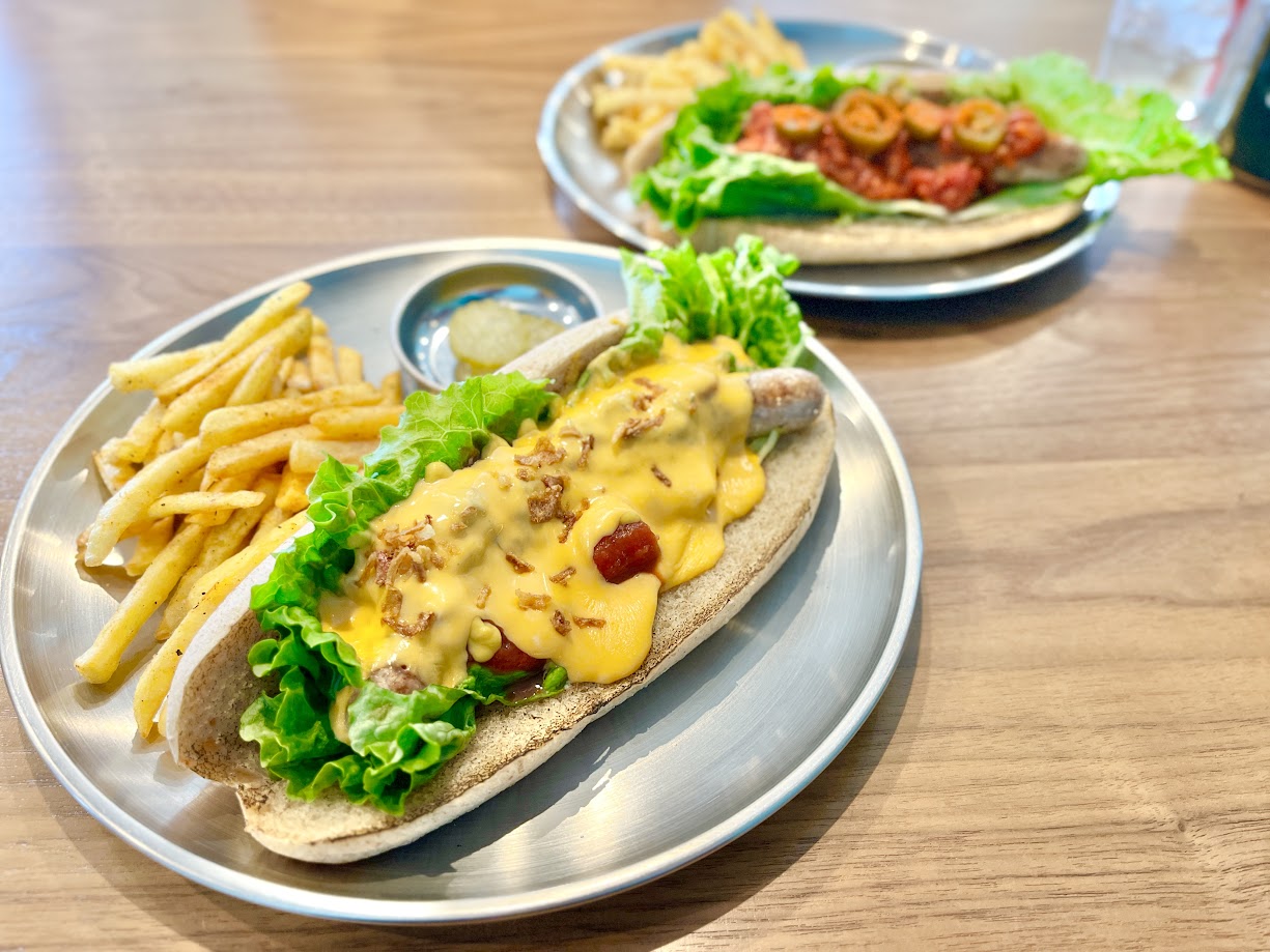 【置賜ランチレポ】ChopChap(米沢市)|自家製ソーセージの絶品ホットドッグとお洒落なアメリカン空間