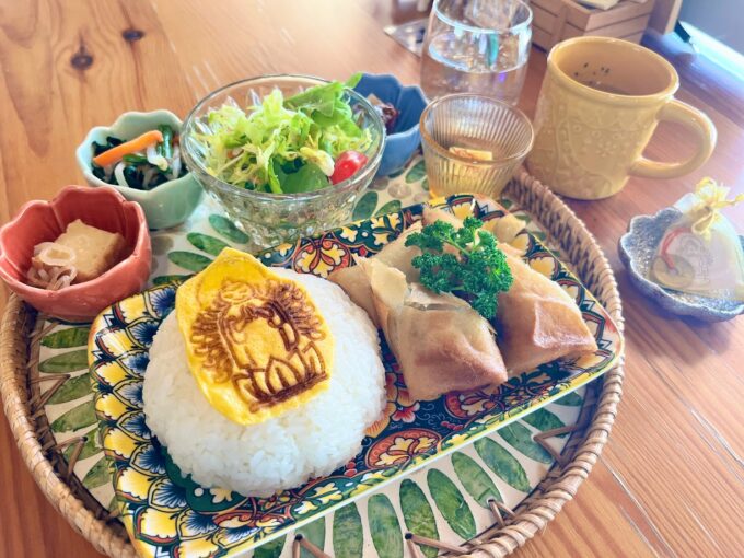 グランデ　カフェのある風景　ゴブラン織　壁掛け 置賜新店カフェ】ご縁だま（白鷹町）｜4/8 OPEN！ご縁をつなぐ癒しの古