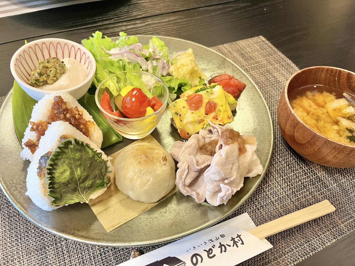 【白鷹町】古民家ランチ「のどか村」の贅沢ワンプレート！旬の味と癒やしのひととき