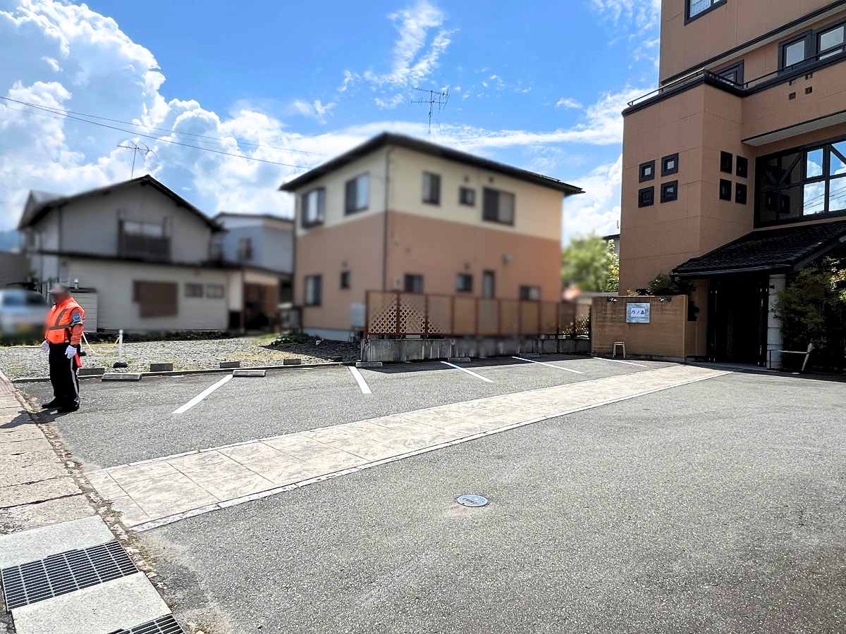 駐車場外観