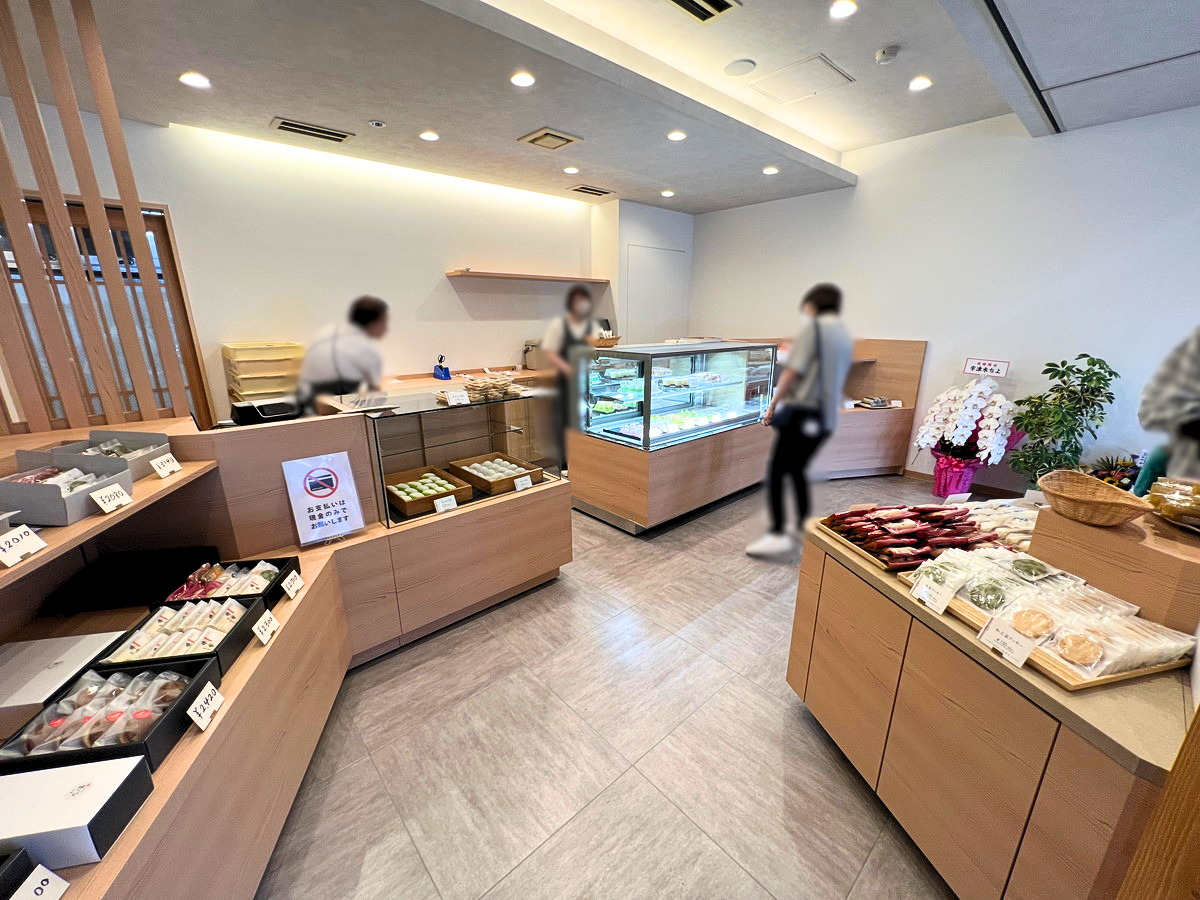 乃ノ嘉の店内ショーケース