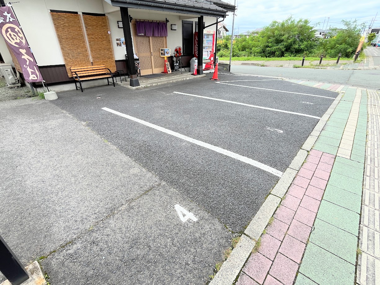 みなみのとんとん-駐車場