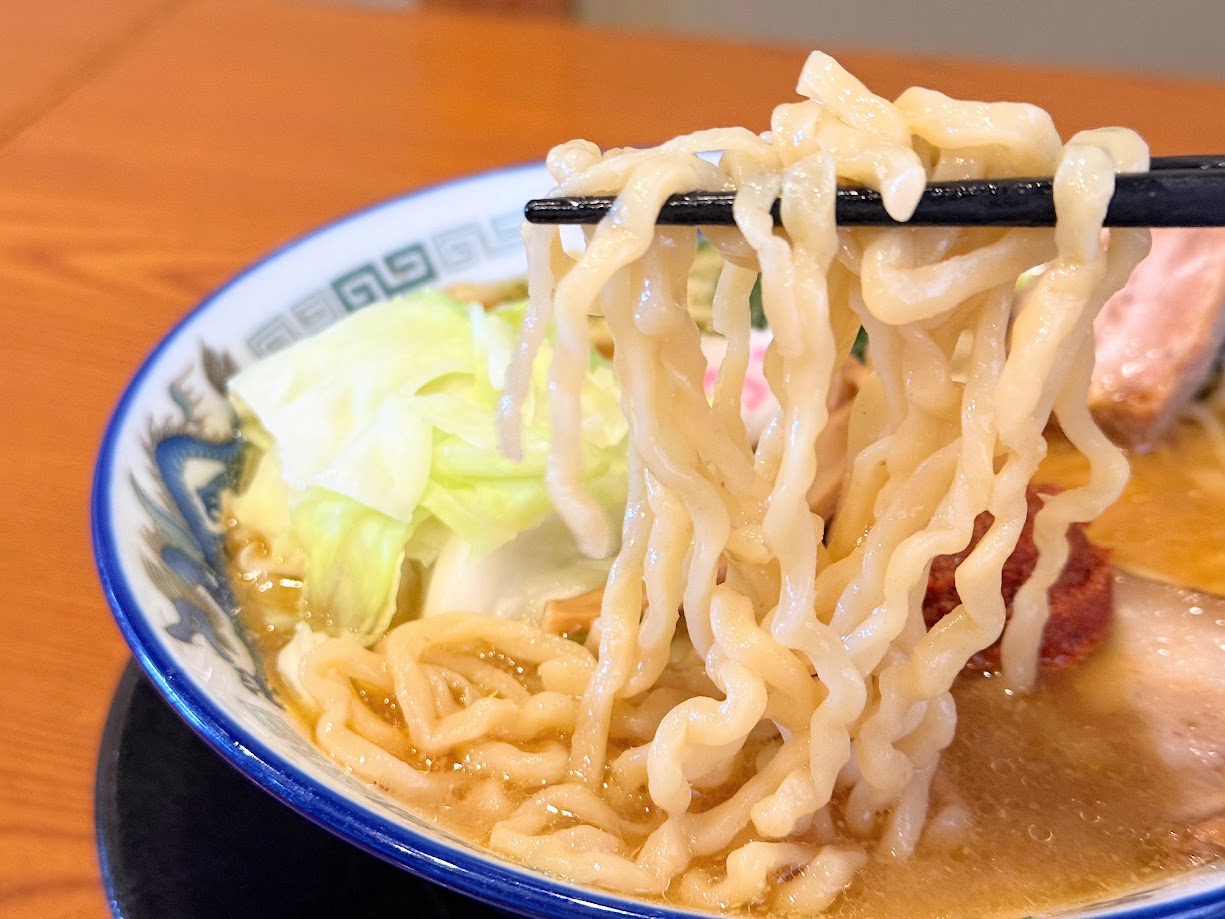 みなみのとんとん-からみそラーメンんの麺