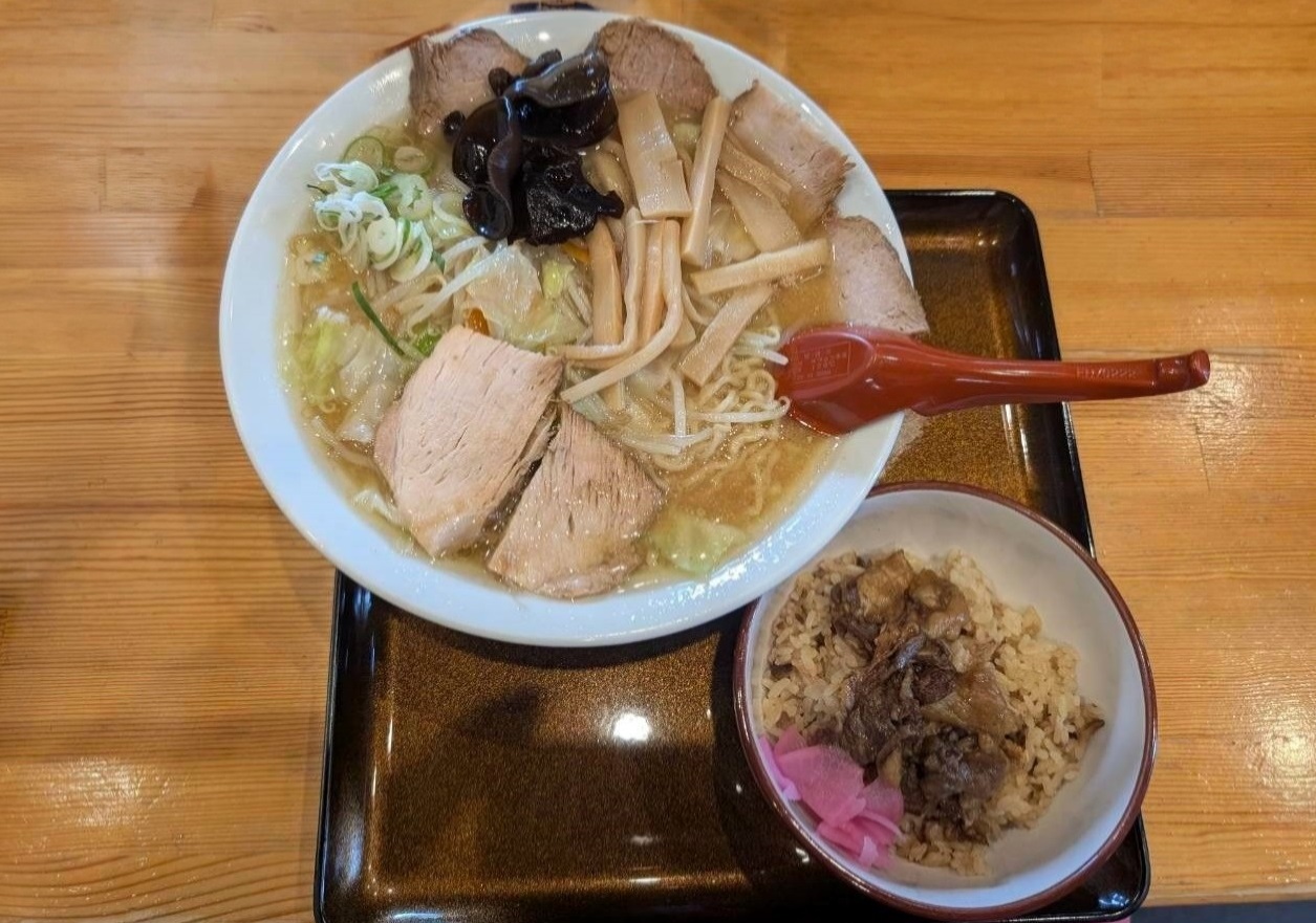 【米沢市】学生の胃袋を掴む名店『山大前 やまとや』へ！食べ応え抜群の濃厚みそラーメン＆絶品牛すじごはん