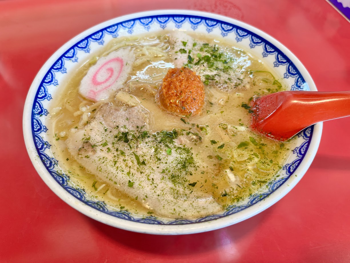 やっぱり外せない置賜の名店！「赤湯ラーメン龍上海 米沢店」へ｜極上からみそラーメンを実食レポ