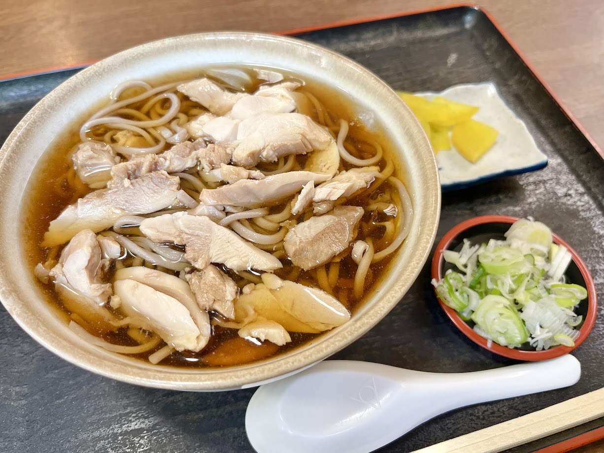 【山形・蔵王温泉】昔ながらのほっこり味!「食事処 とみたや」で旨味凝縮の冷たい肉そばを堪能