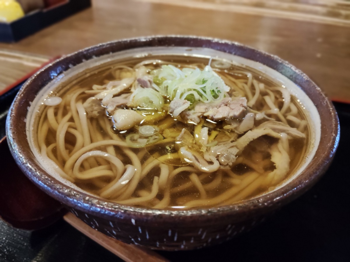 【山形グルメ】ほっと落ち着く居酒屋ランチ。『酒房 蕎麦 きらく』で名物肉そばを味わってきました!