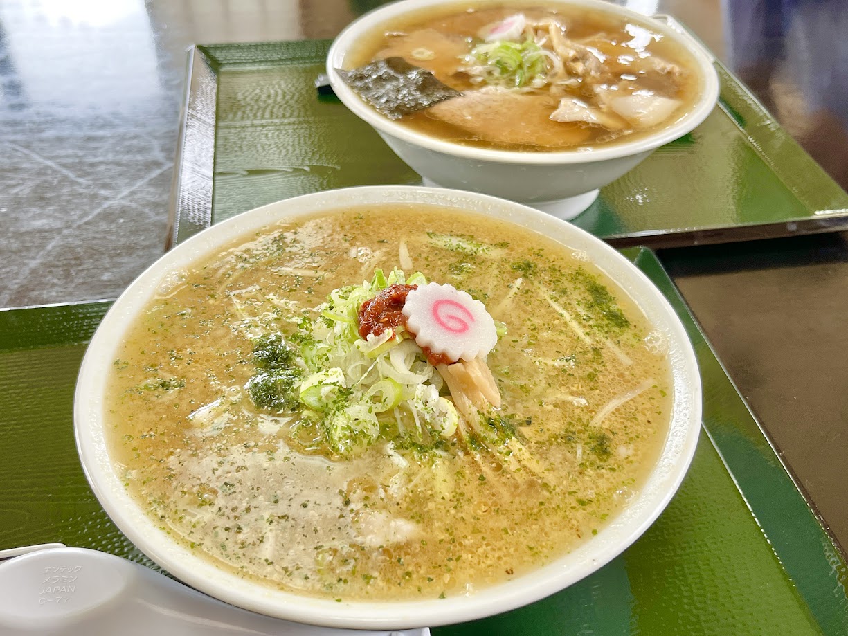 器ギリギリまで注がれたスープとモチモチ自家製麺!長井市「わこう庵」のネギみそ&旨こいラーメンがたまらない